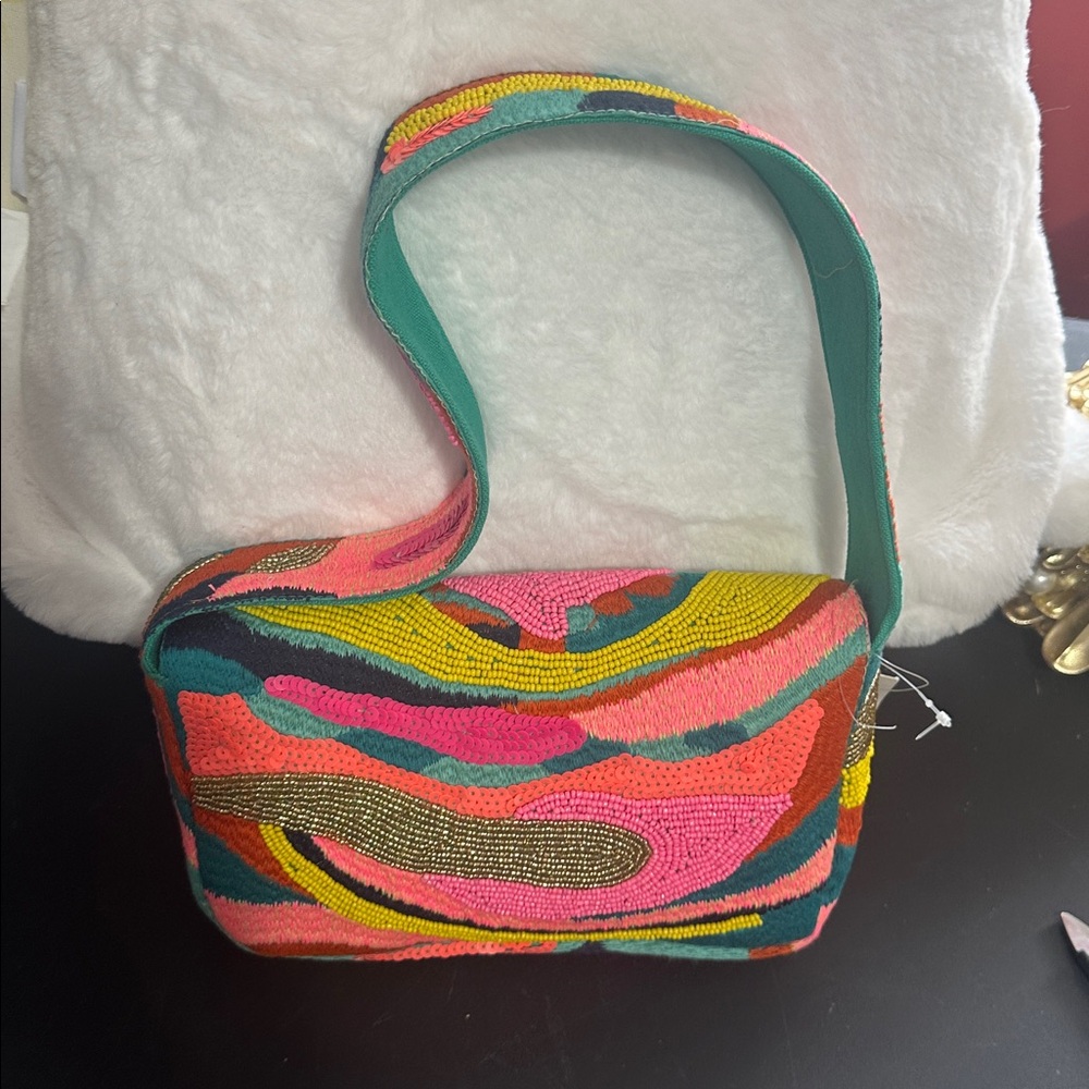 America & beyond beaded wave multi colored shoulder bag - Picture 2 of 5